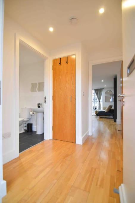 Cosy, Centrally Located Studio With Gated Parking! Loughborough Eksteriør bilde